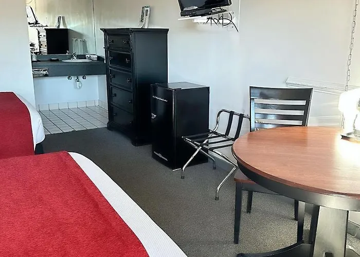 Baja Motel