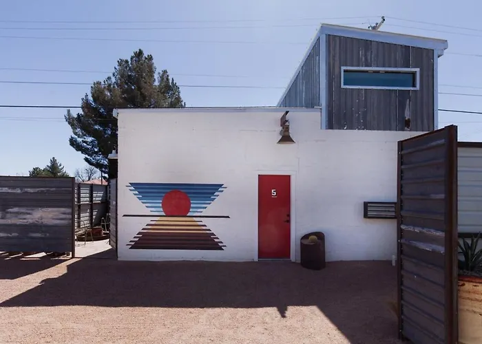 Industrial Artist Loft At Iconic Property