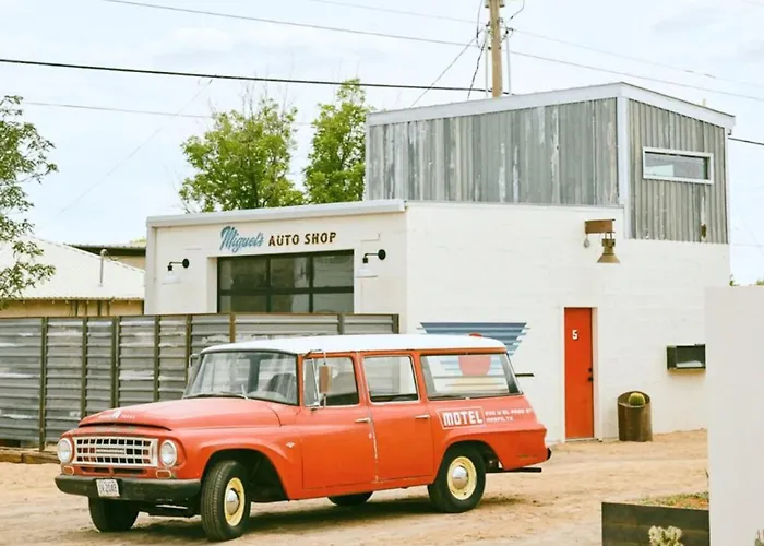 Industrial Artist Loft At Iconic Property