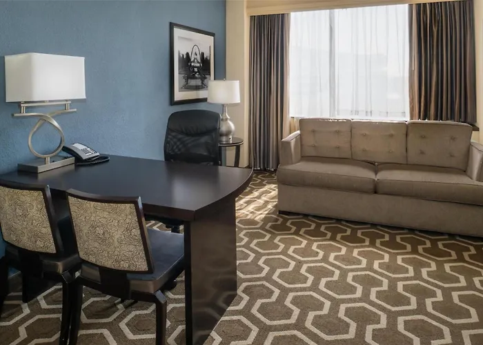 Embassy Suites By Hilton St Louis Airport
