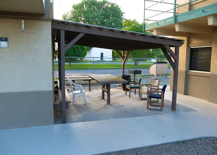 South Wind Inn