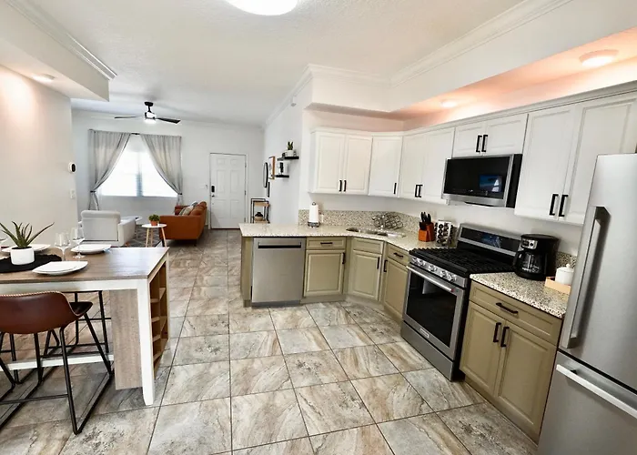 Luxury 2Bd 2Bth Condo 5