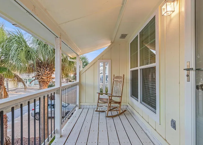 Searenity Awaits - 2-Bd, 2-Ba Coastal Escape! Pet Friendly!