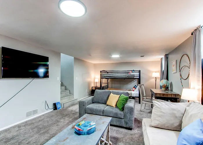 Spacious Family Home In Littleton With Fenced Yard