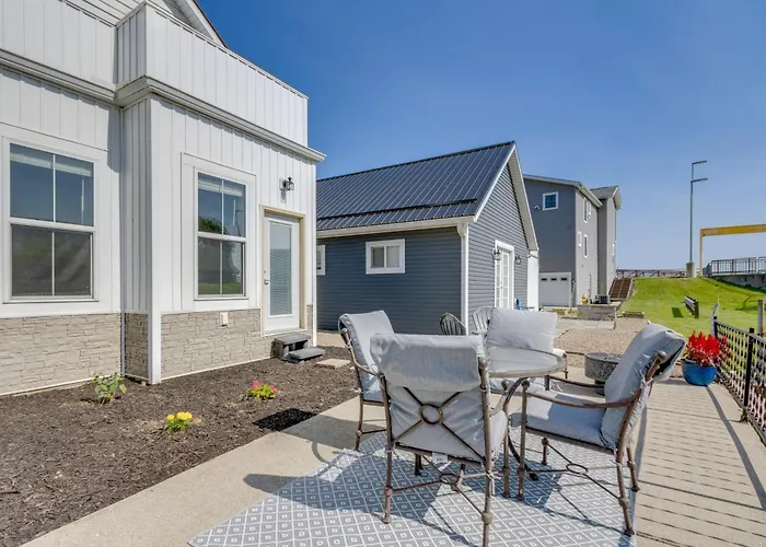 Steps To Buckeye Lake: Family-Friendly Home