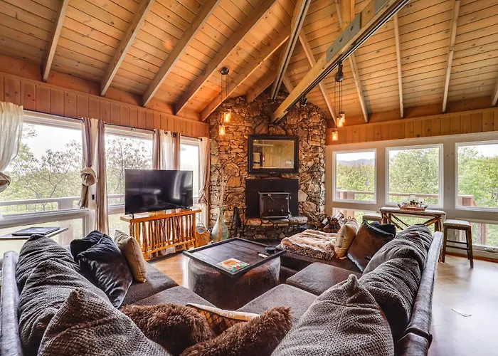 Close To Trails! Seven Devils Retreat W/ Hot Tub