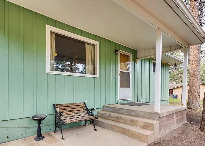 1 Mi To Town: Woodland Park Home W/ Yard!
