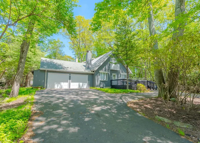 Poconos Pines Retreat Getaway Near Top Attractions