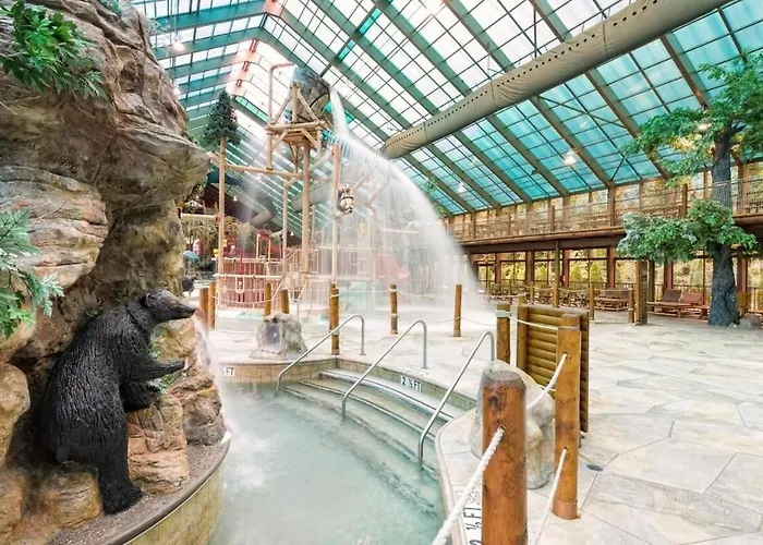 2 King Suites At Westgate Resorts, Gatlinburg, Sleeps 8 People With Waterpark, Minigolf, Zipline,