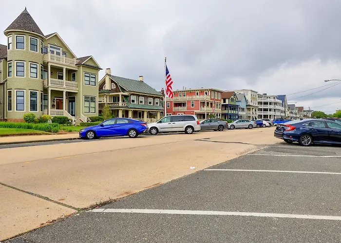 Walk To Downtown & Beach: Ocean Grove Apartment!