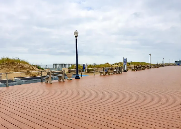 5 Blocks To Beach: Apt W/ Balcony In Ocean Grove!