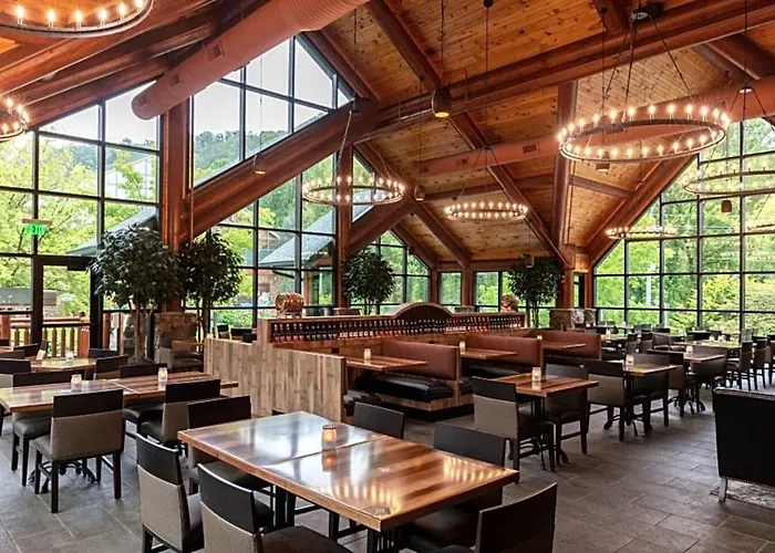 2 King Suites At Westgate Resorts, Gatlinburg, Sleeps 8 People With Waterpark, Minigolf, Zipline,