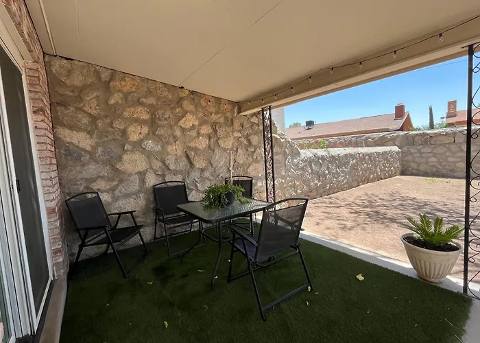 Cozy Townhome 5 Min To Airport