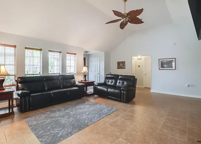 Long Beach Maple House