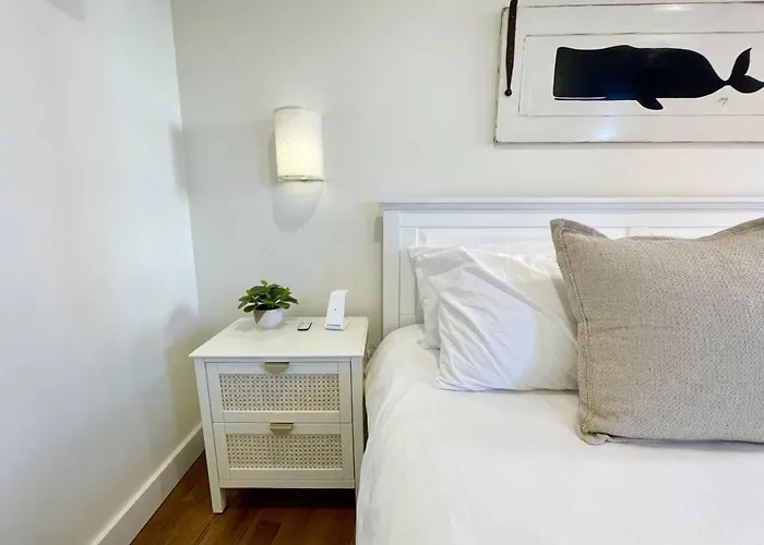 4 King Suites, Downtown, Outlets, Beach, Historic