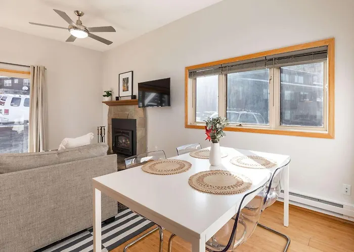 Charming 2 Bedroom 2 Bath On-Mountain In 10 Min