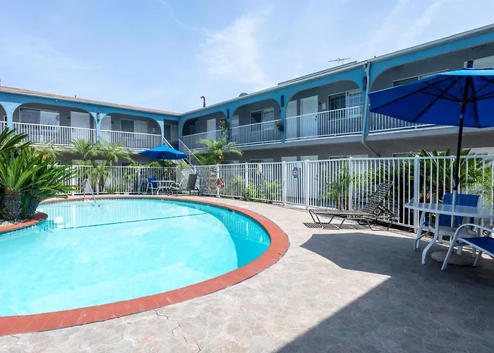 Hollywood City Inn