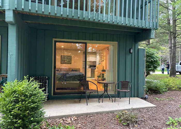 Shanty Creek, Condo, Golf ,Sleeps 4, Pets Welcome!