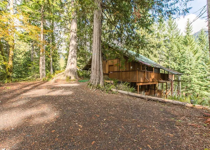 Chalet At Rainier Lodge
