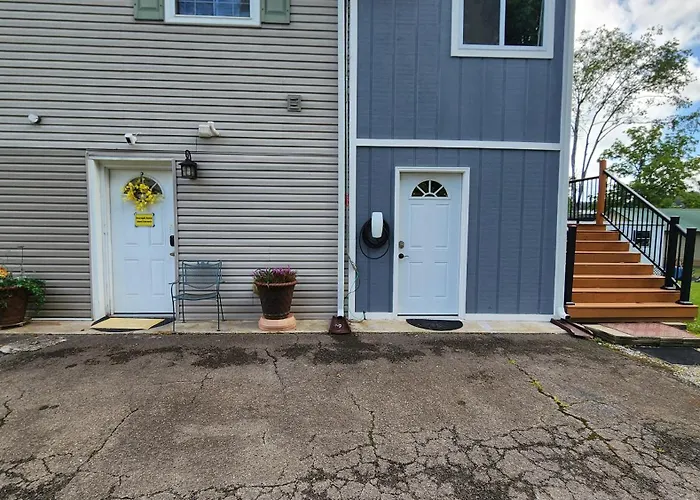 The Cozy Nook Basement Apartment All To Yourself