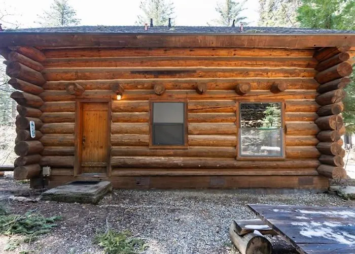 Yosemite Log Cabin-Rustic Charm-Sleeps 8