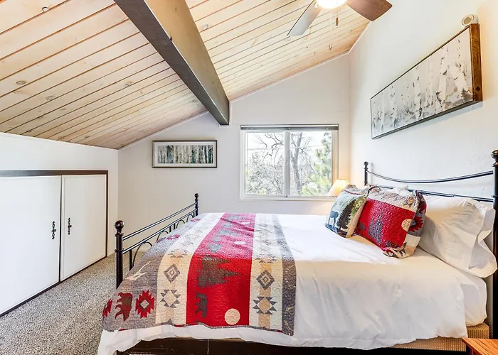Private Hot Tub At Dog-Friendly Lake Arrowhead Gem