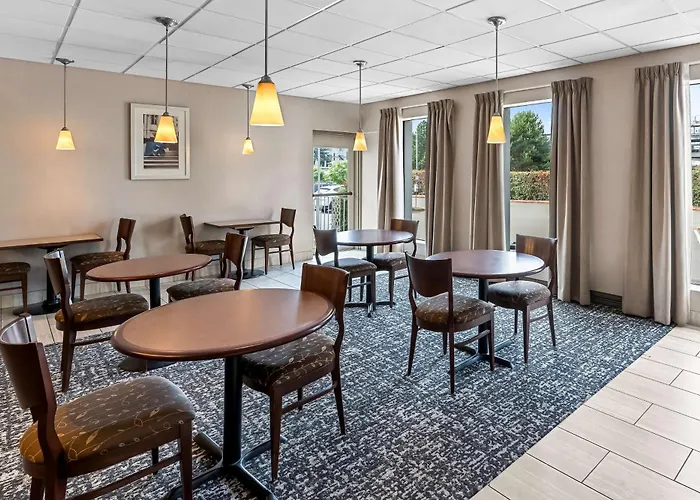 Surestay Hotel By Best Western Seatac Airport North