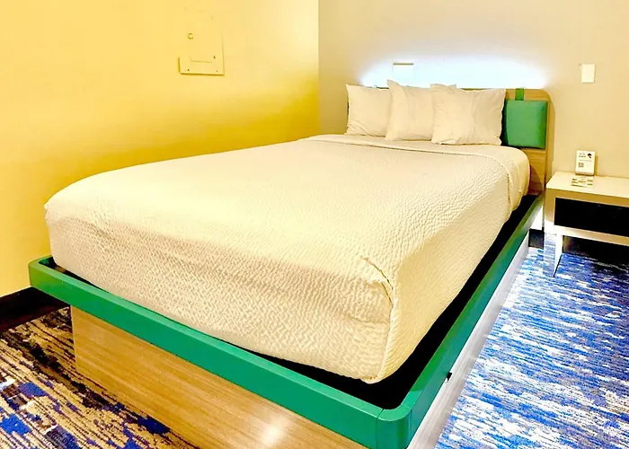Days Inn By Wyndham Los Angeles Lax Airport Stadium Area
