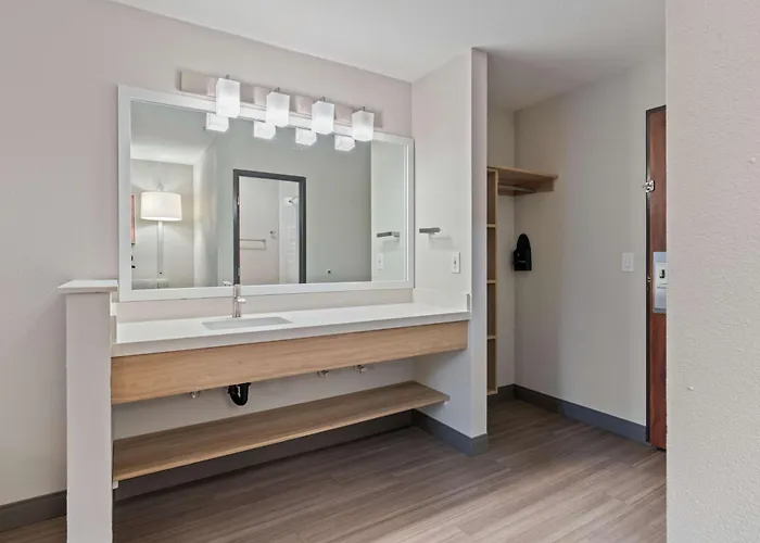 Best Western Lake Oswego Hotel & Suites