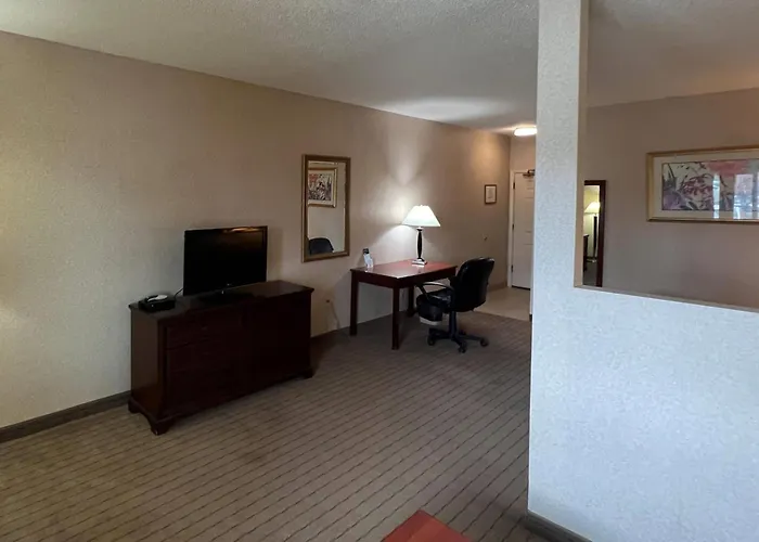 Quality Inn & Suites Grants - I-40