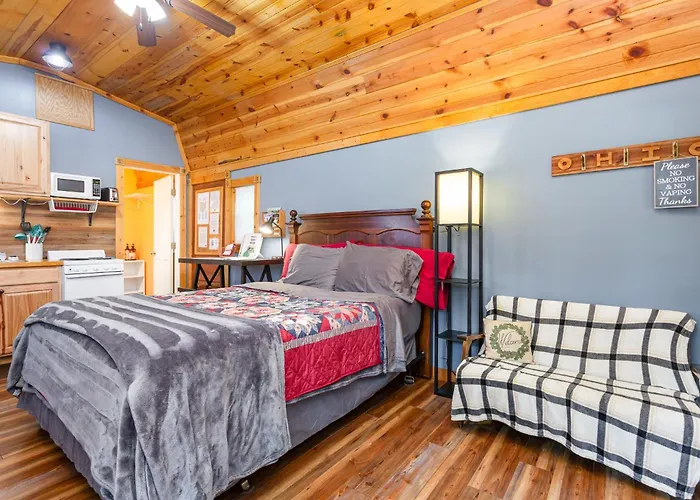 Acorn Cottage At Hocking Vacations