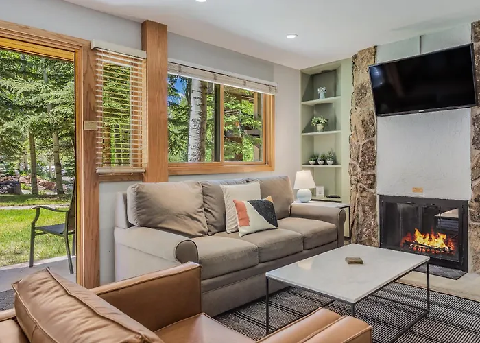 Laurelwood Condominiums 202