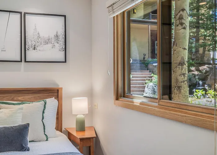 Laurelwood Condominiums 202