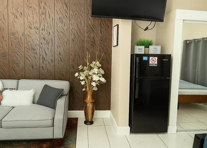 Green Castle Apartment In Tampa 10 Min From Airport And The Beach