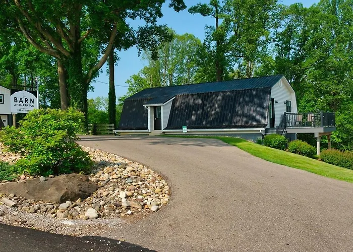The Barn At Sharp Run-Modern Barn In The Heart Of Amish Country