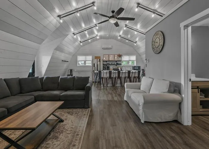 The Barn At Sharp Run-Modern Barn In The Heart Of Amish Country