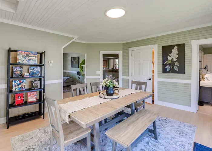 Pond Views: Spacious Family Home In Presque Isle!