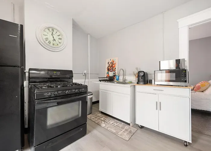 Modern 2Br Near Syracuse University, Zoo, Destiny Usa & Downtown Syracuse