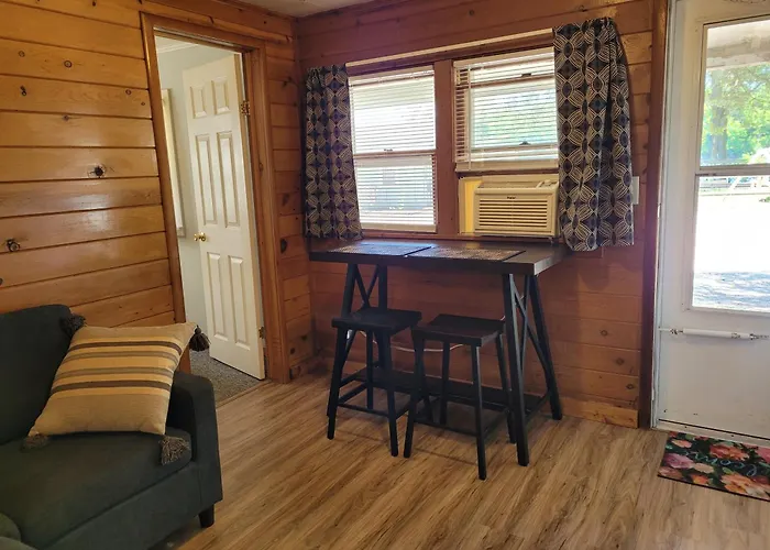 Castaways Cottage On Croton Pond #1