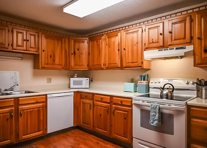 Spacious Condo-Attitash Ski-Storyland-Saco & More!!