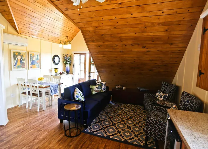 Onx Wines - Briarwood Apartment