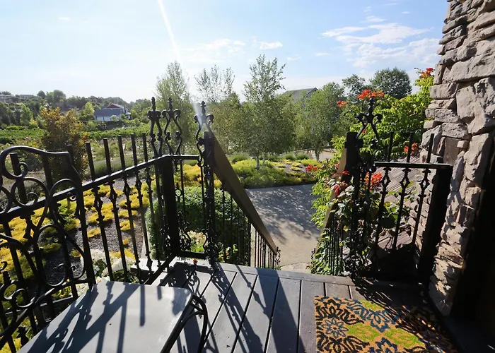 Onx Wines - Briarwood Apartment