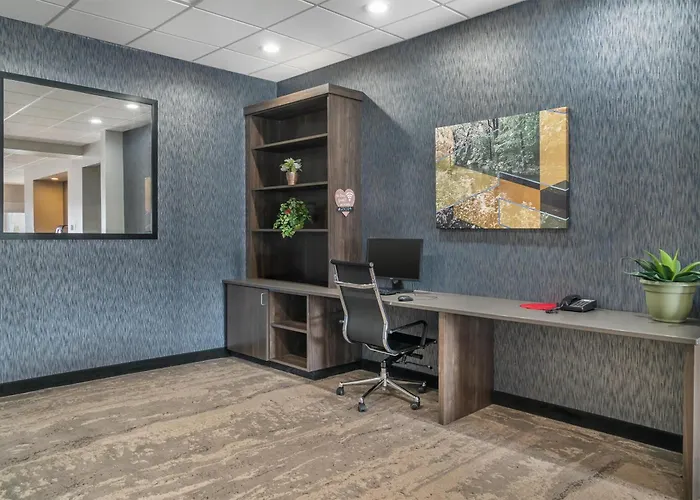 Best Western Plus Wayland Hotel