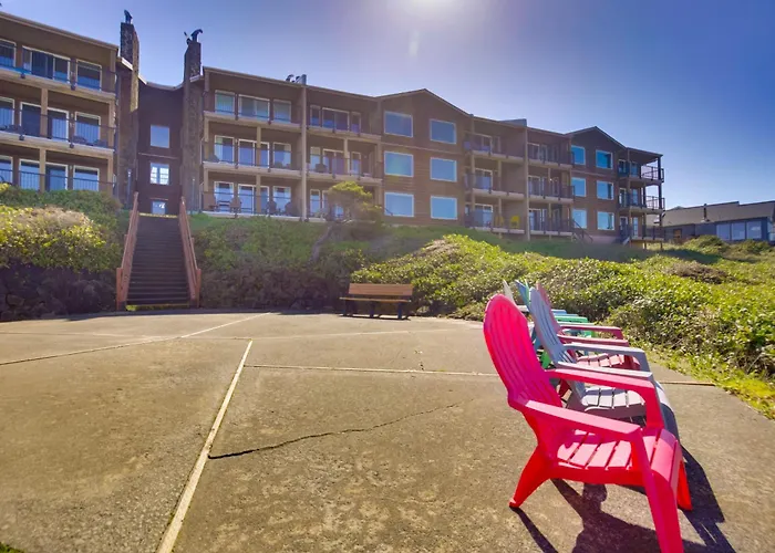 Comfortable Lincoln City Condo W/ Patio & Views!