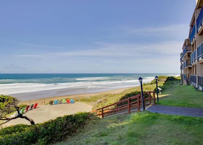 Lincoln City Beach Condo: Clubhouse & Pool Access!