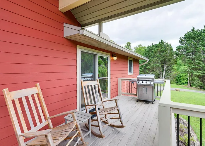 Mtn Views & Hot Tub: 6-Acre Blue Ridge Retreat!