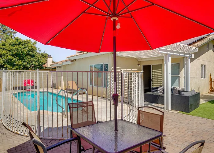 Private Pool & Patio: Pet-Friendly Bakersfield Gem