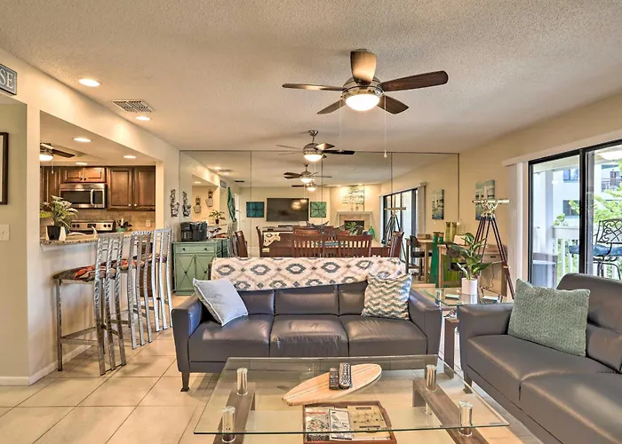 Sea La Vie: Sunny Indian Rocks Beach Condo!