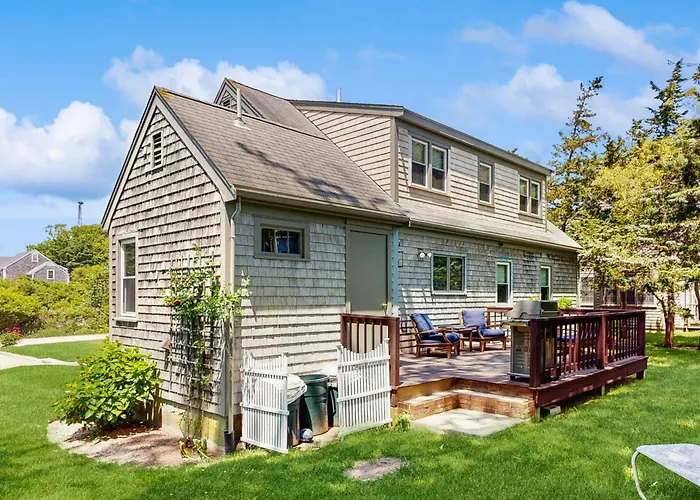 1 Mi To Dtwn Nantucket! Family Getaway W/ Deck