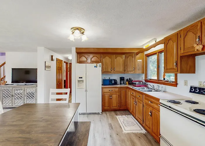 1 Mi To Dtwn Nantucket! Family Getaway W/ Deck
